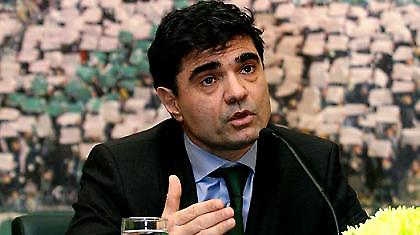 Παίρνει αποφάσεις