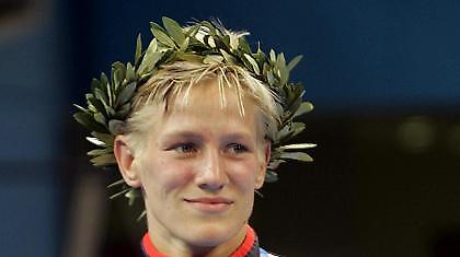 Απέχει η Μπόνις