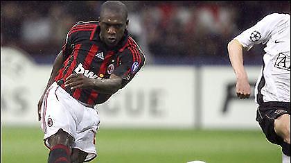 Ο Ροναλντίνιο σπρώχνει στην «έξοδο» τον Σέεντορφ