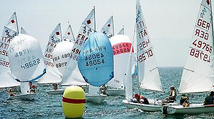 Όλος ο καλός ο κόσμος στις Τζιτζιφιές…