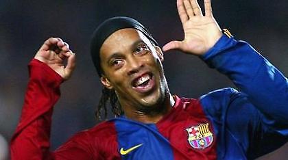 Μπερλουσκόνι:  «Πολλά τα λεφτά για Ροναλντίνιο»