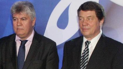 Υπογράφει ο Οτο