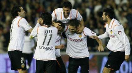 Τους περίμεναν στο αεροδρόμιο…