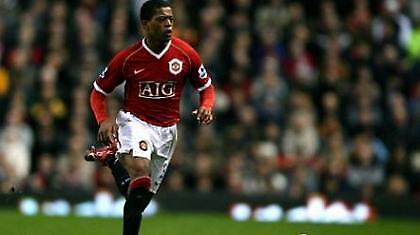 Ρίχνει το… μπαλάκι στη Μάντσεστερ