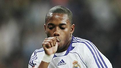 «Γη και ύδωρ» για Ρομπίνιο…