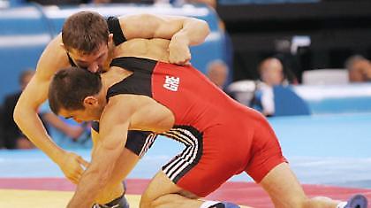 Με πέντε παλαιστές στο Νόβισαντ