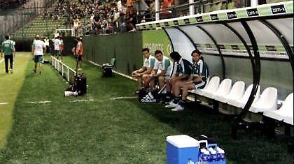 Ψάχνει και αλλού…