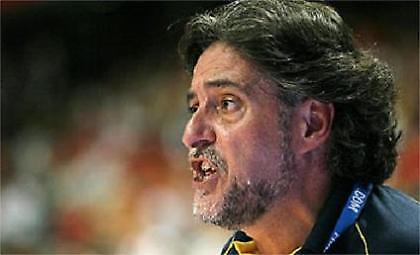 Πεπού: «Με ωθεί στην έξοδο η ομοσπονδία»