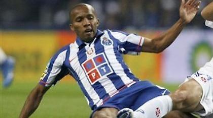 Ελεύθερος από Πόρτο ο Ασουνσάο