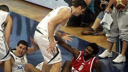 Με πρόστιμο τη γλιτώνουν Γουντς-Τομάσεβιτς