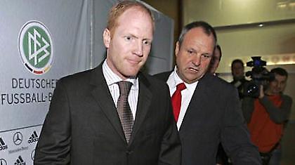 Ανανέωσε ο Ζάμερ