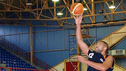 Α1: Ανανέωσε ο Αριγκμπάμπου