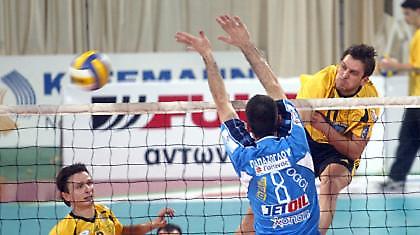 «Ερυθρόλευκος» ο Καραγιάννης