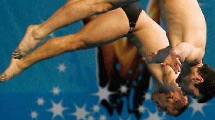 Με το βλέμμα στο Πεκίνο