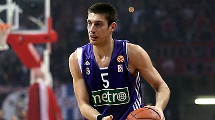 Στα «ερυθρόλευκα» ο Πελεκάνος!