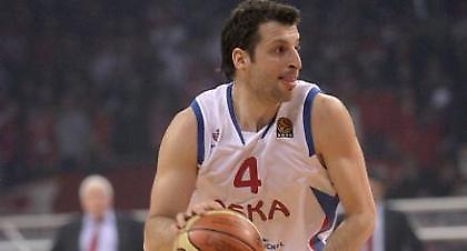 Ο «Τεό» και πάλι στο λιμάνι