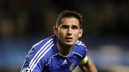 «Ντύνεται» «νερατζούρο»…