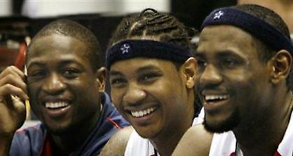 Με σούπερ σταρ και... πάθος για απαντήσεις οι ΗΠΑ