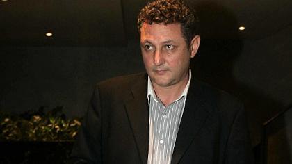 «Εκτός πλάνων Παπ- Μόρις»