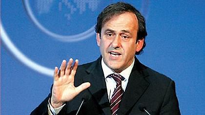 «Ασπίδα προστασίας» Πλατινί σε Ντομενέκ