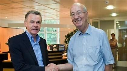 Χίτσφελντ: «Δεν χρειάζονται επαναστατικές αλλαγές»