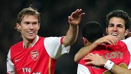 «Καρφιά» Χλεμπ για Βενγκέρ και Φάμπρεγκας