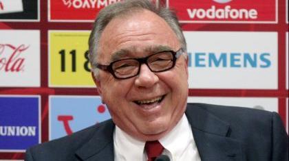 Ετοιμάζει ρελάνς