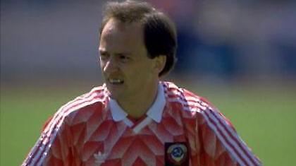 Τα... ίχνη του Μπελάνοφ στο Golden Foot