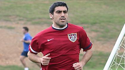 «Κρεμάει» τα παπούτσια του ο Ρέινα