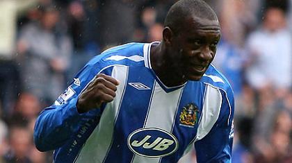 Περιμένει για Τζεμπούρ, «βλέπει» Χέσκεϊ