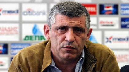 Σάντος: «Κάποιοι παίκτες έχουν λανθασμένη νοοτροπία»