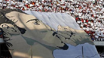 Τυπολάτρες ή ασεβείς;