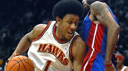 «Φόρεσε» τα ερυθρόλευκα!