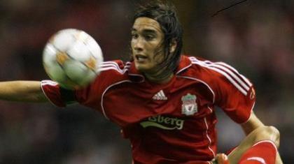 Αγκαλιάζει Λέτο, χτυπά Μοριέντες