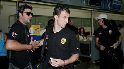 Στην πόρτα της εξόδου ο Αρουαμπαρένα