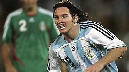 Μαραντόνα: «Πρέπει να πάει στο Πεκίνο ο Μέσι»