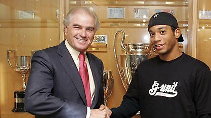 Καλντερόν: «Θέλουμε Ρονάλντο, δε χωράει ο Βίγια»