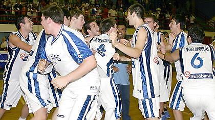 Νίκη για την πρωτιά