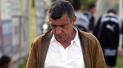 Φιλικό με Πανσερραϊκό, ντεμπούτο Δάρλα