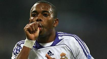 Καλντερόν: «Δεν πάει πουθενά ο Ρομπίνιο»