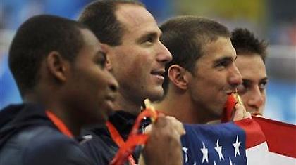 Χρυσό με παγκόσμιο ρεκόρ στα 4x100μ. ελεύθερο από ΗΠΑ