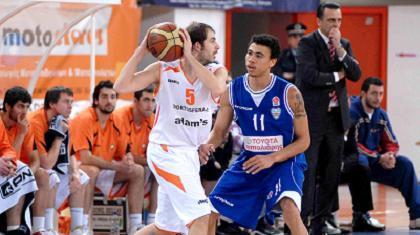 Ανάμεσα σε δύο ομάδες…