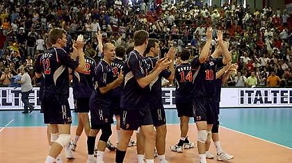 Νίκες για ΗΠΑ και Πολωνία