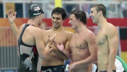 Χρυσό και ρεκόρ από τις ΗΠΑ του Φελπς στα 4x200μ.