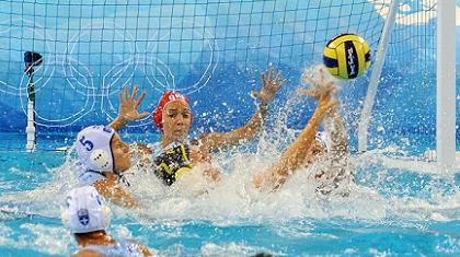 Εκτός εξάδας