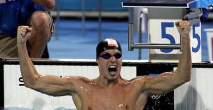 Αποσύρεται ο Φαν Ντεν Χούγκενμπαντ