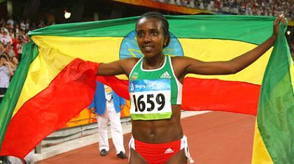 Χρυσό με ολυμπιακό ρεκόρ στα 10.000μ. η Ντιμπάμπα