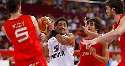 «Σάρωσε» την Ανγκόλα η Ισπανία