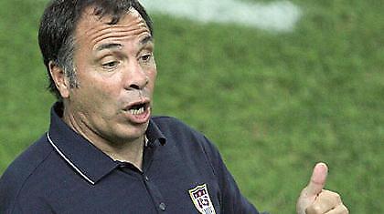 Ο Αρίνα στον πάγκο των Γκάλαξι