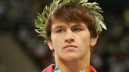 «Χρυσός» ο Μπατίροφ στην ελευθέρα πάλη (60 κ.)